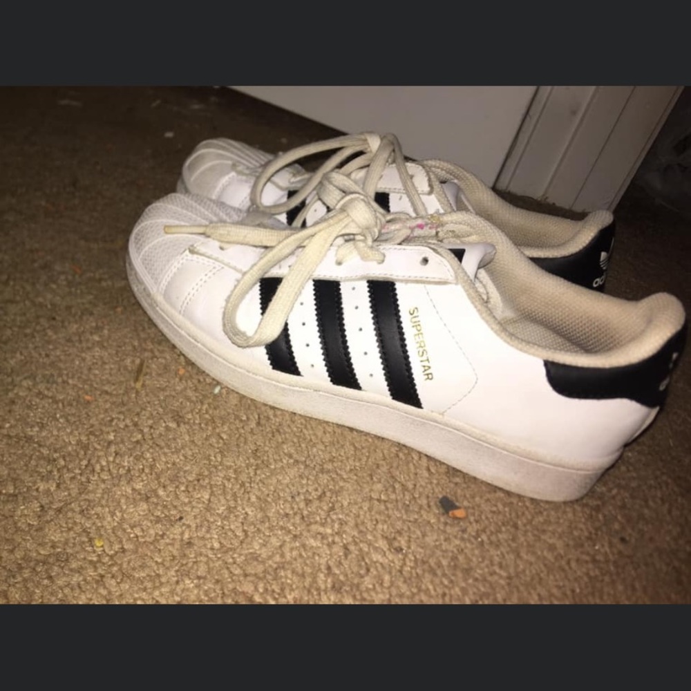 Adidas superstars